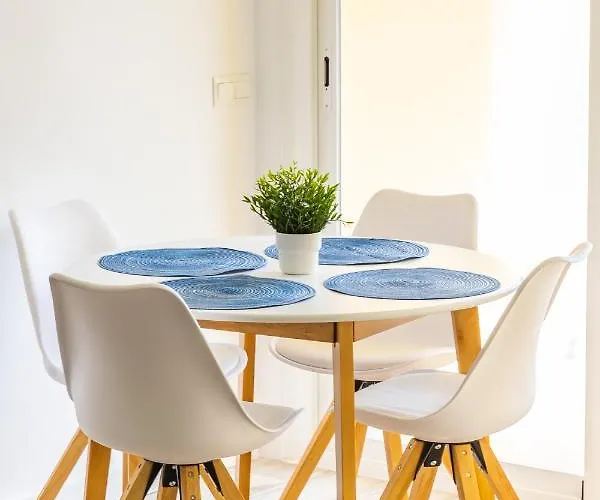 Enjoy La Carihuela At 4 Min.terrace & Pool. Appartement Torremolinos